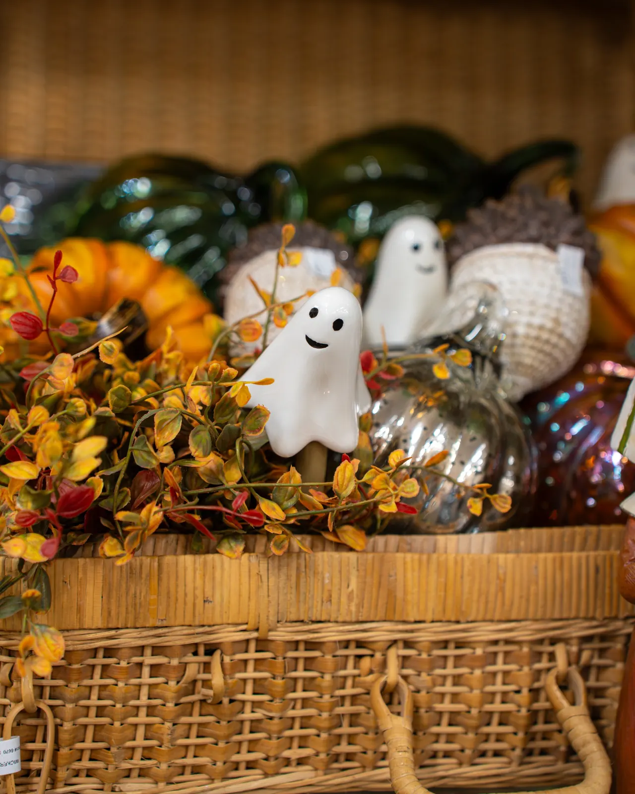southern-lion-fall-ghost-pumpkins